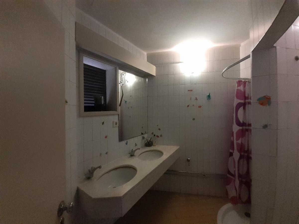 City Drops Hostel Batalhaprivate Room Porto Exterior photo