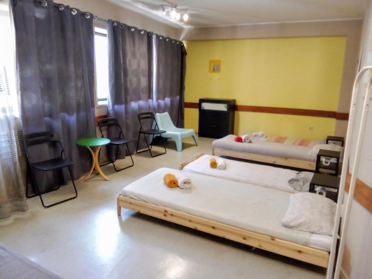 City Drops Hostel Batalhaprivate Room Porto Exterior photo
